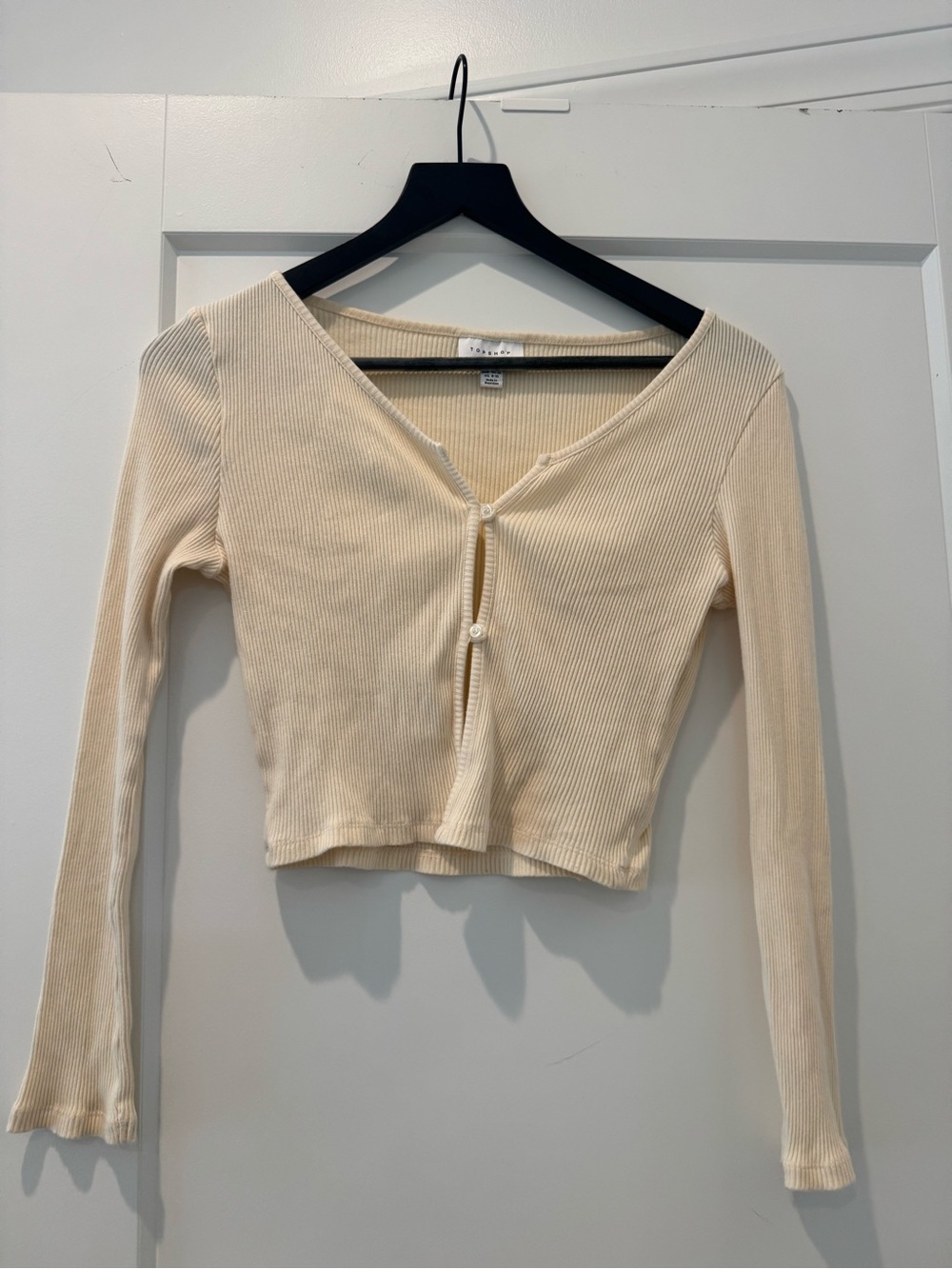Topshop Ribbed Cropped Button-Front Long Sleeve Top in Cream